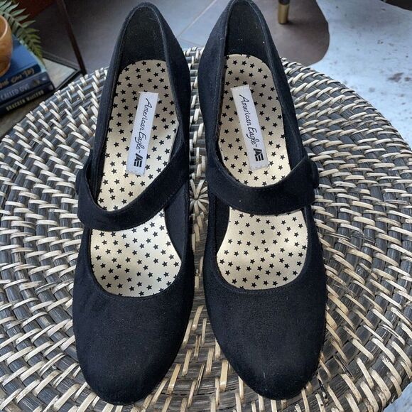American Eagle Outfitters Shoes - American Eagle Mary Jane Heels Pumps Black Faux Suede Size 8 NWOB